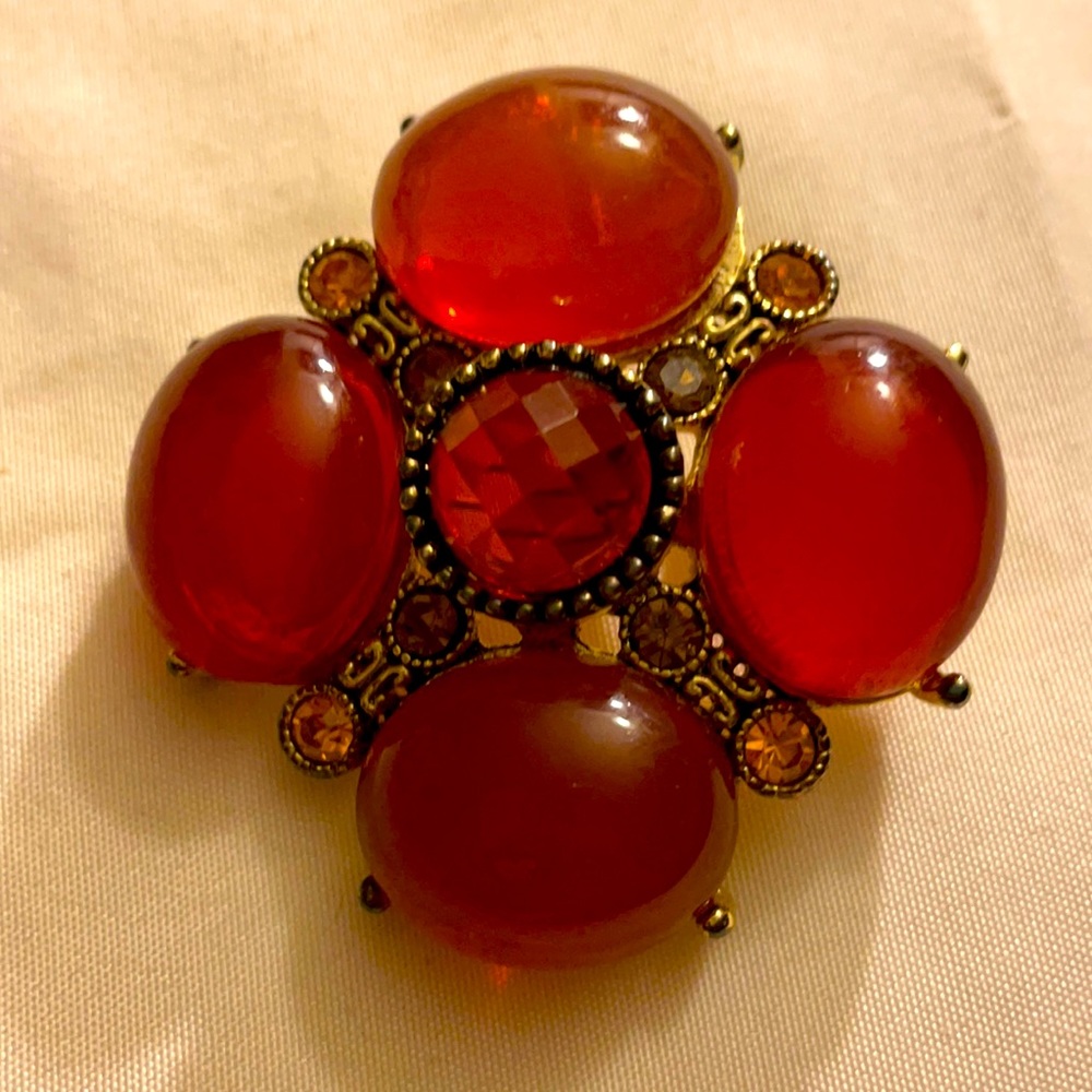 🌟 Vintage golden brooch UNISEX
